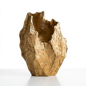Jarrón Metálico Dorado Contemporáneo, Diseño Abstracto Único con Forma de Roca, Maceta Baja para Decoración de Interiores de Sala de Estar, Suministro al por Mayor - Product Image 1
