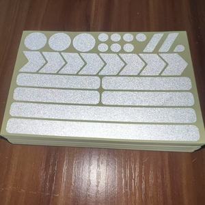 Kit de réflecteurs multi-formes imperméables pour allées, autocollants réfléchissants pour casques, vélos, motos, fauteuils roulants et véhicules - Product Image 2