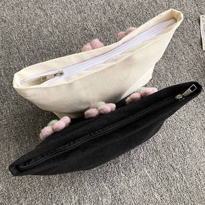 Sac de maquillage BSCI, grande capacité, portable, motif floral 3D, sac de voyage à fermeture éclair, sac de rangement à main pour fille - Product Image 6
