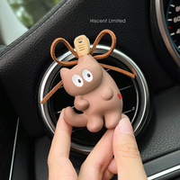 Diffuseur d'air frais pour voiture en forme de chat mignon et moderne, en résine, à clipser sur la grille d'aération, ornement d'intérieur avec parfum naturel, sans électricité requise