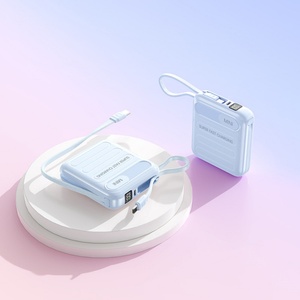 Batterie externe portable mini personnalisable 10000mAh 20000mAh 22.5W avec câbles intégrés pour l'extérieur - Product Image 4