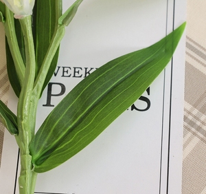 Commercio all'ingrosso 3D stampato piccolo giglio 1 fiore 2 boccioli tattile sentire in plastica natale laurea di Pasqua anno nuovo decorazioni di Halloween - Product Image 2