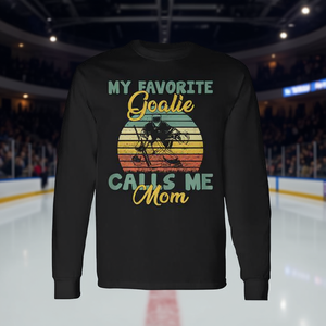 T-shirt à manches longues « Mon gardien préféré m'appelle maman » pour maman de joueur de hockey sur glace, vêtements de sport d'hiver - Product Image 3