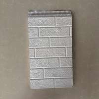 Panneau mural isolant en métal PU à grain de brique, panneau de façade métallique pour la rénovation de façades de bâtiments