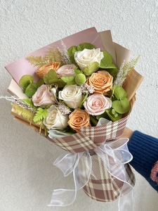 Ramo en caja de regalo eterno inmortal para siempre, logotipo personalizado, rosas preservadas reales para graduación, Navidad, Acción de Gracias decorativa - Product Image 5