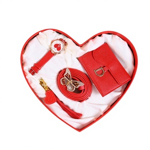 Set <span class=keywords><strong>Regalo</strong></span> Aziendale <span class=keywords><strong>per</strong></span> San Valentino e Compleanno <span class=keywords><strong>per</strong></span> Fidanzata, <span class=keywords><strong>Mamma</strong></span> e Festività - Portafoglio e Orologio Pratici Modello M3000 - Product Image 1
