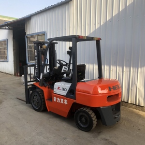 Montacargas Diésel HELI Usado de 3 Toneladas con Desplazador Lateral Hidráulico y Mástil de Dos Etapas para Uso en Construcción y Almacenes - Product Image 4