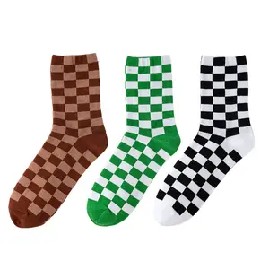 Damenmode Strumpfhose Checked-Socken 2024 Bequeme Baumwolle Elasthan Kaffee Grün schwarz weiß Checkerboard Jacquard-Crew-Socken