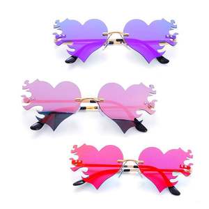 Gafas de Sol Steampunk con Lentes de Espejo Coloridas y Logotipo Personalizado, Gafas de Sol con Forma de Corazón y Llamas de Fuego sin Montura para Mujer - Product Image 2
