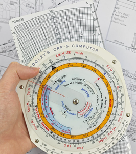 Calculateur de vol professionnel en plastique DF CRP-5 Pooyley pour la formation des pilotes commerciaux avec étui en cuir - Product Image 4