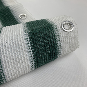 Filet d'ombrage rayé vert <span class=keywords><strong>et</strong></span> blanc en HDPE pour balcons, écrans de confidentialité, balustrades, jardins <span class=keywords><strong>et</strong></span> bâtiments. - Product Image 4