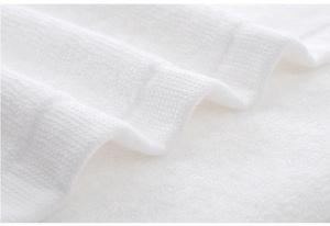 Blanc Doux Maison <span class=keywords><strong>De</strong></span> Bain D'hôtel <span class=keywords><strong>de</strong></span> Haute <span class=keywords><strong>qualité</strong></span> 100% Coton <span class=keywords><strong>Gant</strong></span> <span class=keywords><strong>De</strong></span> <span class=keywords><strong>Toilette</strong></span> Voyage Main Serviette D'absorption - Product Image 4