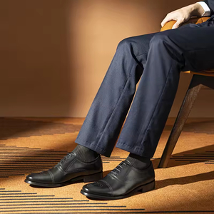 Nouvelles Chaussures Oxford de Ville Haut de Gamme pour Hommes en Cuir Véritable, à Bout Rond et Ornées de Découpes - Product Image 1