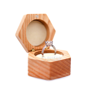 Boîte à alliances en bois de luxe rétro en velours pour anniversaire de mariage, emballage personnalisé avec logo, vente en gros - Product Image 2