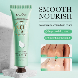Crème pour les mains hydratante et éclaircissante SADOER avec thé vert et huile de Centella, formule anti-gerçures et éclaircissante pour les mains sèches - Product Image 1