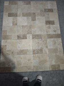 Carreaux de sol en pierre calcaire à motif français, pierre calcaire vieillie, polie, chisellée, carrelage en marbre vieilli - Product Image 5