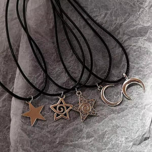 Colore argento Swirly stella anni '90 girocolli celesti migliori amici regalo per amico collana a maglie pendente per bambini uomini e donne - Product Image 1