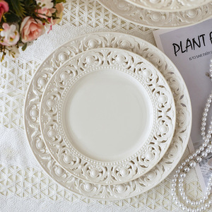 Plats en céramique creux gaufrés européens Assiettes blanches Plateau de service à dessert en porcelaine <span class=keywords><strong>Assiette</strong></span> de petit déjeuner <span class=keywords><strong>Assiette</strong></span> à salade <span class=keywords><strong>Assiette</strong></span> à steak - Product Image 1
