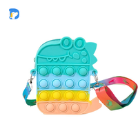 Mini sac à bandoulière en silicone à la mode avec fermeture à glissière Kitty Cat Bubble Design pour filles et enfants Accessoire pour femmes