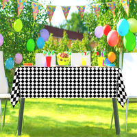 Nappe en plastique à carreaux diamantés Noir et blanc Jetable Rectangulaire Vente chaude Décoration de fête d'anniversaire de fête