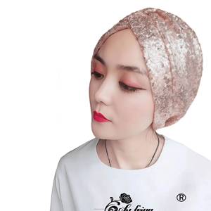 YASEEN Gorro de Oración Islámico Elegante para Mujer, Pañuelo Instantáneo de Lujo con Encaje Bordado y Pedrería Acrílica - Product Image 1