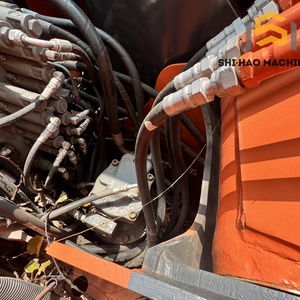 Presque neuf, économe en carburant, puissant, mini-excavateur sur chenilles Hitachi ZX70 d'occasion de 7 tonnes pour l'aménagement paysager. - Product Image 5