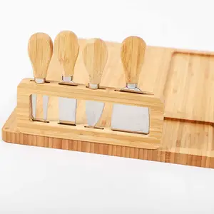 Set papan keju bambu panas termasuk 4 pisau Stainless Steel Set papan keju papan Pizza berkualitas baik