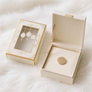 Boîte cadeau Coran en papier couché mat gaufré haut de gamme sur mesure avec fermeture magnétique, coffret rigide pour cadeaux musulmans, recyclable - Product Image 4