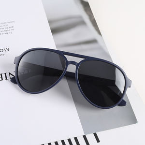 Occhiali <span class=keywords><strong>da</strong></span> Sole <span class=keywords><strong>Aviator</strong></span> Classici Retrò 2022 con Lenti Polarizzate TAC UV400 e Montatura TR90 per <span class=keywords><strong>Uomo</strong></span> e Donna - Product Image 3