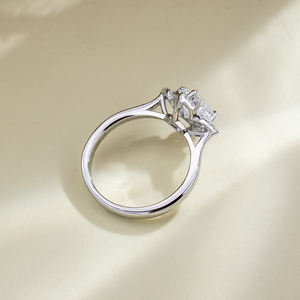 Bague de fiançailles pour femme MSR-2179 S925 en argent avec diamant de laboratoire taille LV - Product Image 3