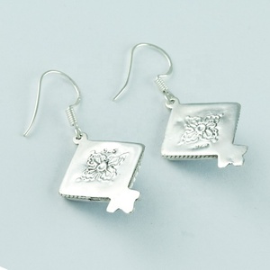 Boucles d'oreilles en argent sterling 92.5 faites à la main nouveau design avec pierre de corail lapis pour les mariages fêtes directement de l'Inde grossiste - Product Image 4