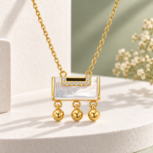 Collier pendentif géométrique plaqué or avec zircon cubique et incrustation de perles pour femmes, bijoux tendance pour les soirées - Product Image 1