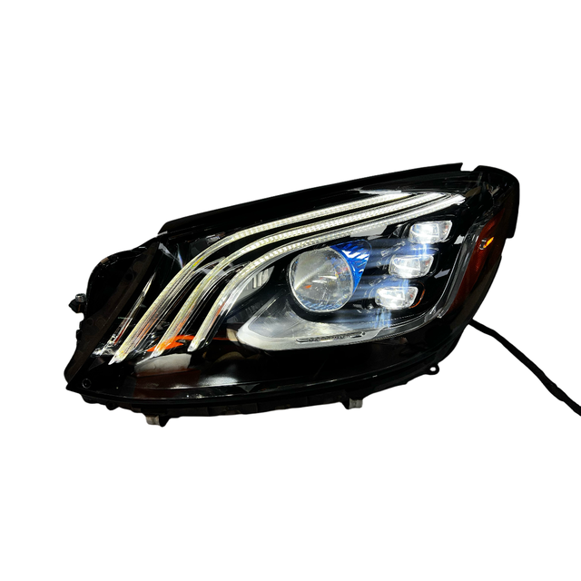 Mercedes Intelligent Light System vs Multibeam LED