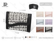 Borsa a Tre Pieghe per Donna, Motivo a Scacchi, in Microfibra e Pelle Sintetica, Chiusura a Patta, Senza Tracolla - Product Image 1