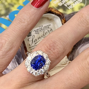 Anello dal Design Elegante in Colore Blu Reale per Donne - Product Image 2