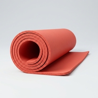 Feuille de mousse de silicone à cellules fermées personnalisée, résistante à la chaleur, anti-âge, isolante thermiquement et résistante aux produits chimiques