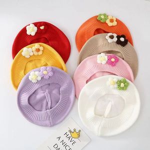 Béret tricoté pour bébé fille, en coton respirant, rayé, avec un joli motif de petite fleur, bonnet d'hiver pour enfants - Product Image 1
