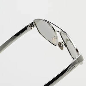 แว่นกันแดดทรงเหลี่ยมย้อนยุค ดีไซน์เนอร์สำหรับผู้ชายยุค Y2K ป้องกันรังสียูวี 400 คุณภาพสูง หรูหรา แฟชั่น โครงโลหะสีเงินแบบสองบริดจ์ - Product Image 5