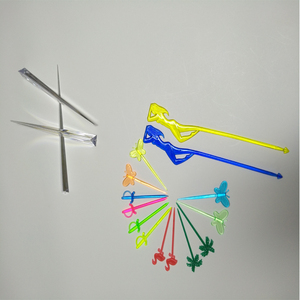 Personalizado <span class=keywords><strong>bar</strong></span> triángulo picos y palillos de Swizzle - Product Image 1