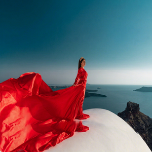 Elegante Vestido Rojo de Satén con Cola Larga para Mujer, Vestido de Lujo para Sesión de Fotos, Vestido para Viajes a Destinos con Vistas al Océano - Product Image 1