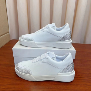 รองเท้าสเก็ตสไตล์สปอร์ตแบบหนาประดับเพชรสำหรับผู้ชายสุดหรู ดีไซน์ใหม่ปี 2026 - Product Image 1