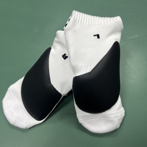 2025 nuovo arrivo in fabbrica, il calcio personalizzato protegge il Design gratuito <span class=keywords><strong>con</strong></span> impugnatura da imballaggio per atleti calzini antiscivolo sport giarrettiera - Product Image 2