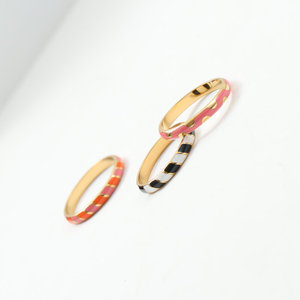 Anillos de Dedo Modernos de Acero Inoxidable con Baño de Oro y Esmalte de Colores para Mujer - Product Image 3