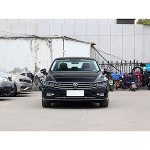Volkswagen Magotan d'occasion <span class=keywords><strong>2020</strong></span> 330TSI DSG Premium Luxury Turbo Sedan, faible kilométrage et sans accident - Product Image 2