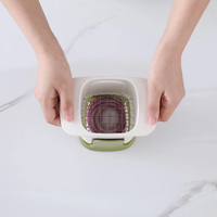 Multifunctionele roestvrijstalen moderne minimalistische groentesnijder, uienhakker, aardappelchipsnijder voor gebruik in de keuken