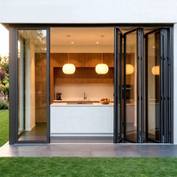 Porte en verre pliante moderne pour patio avec cadre en aluminium, design pliable, utilisation extérieure, surface finie, isolation thermique