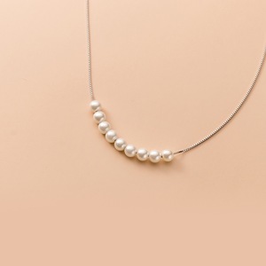 สร้อยคอเงินแท้ S925 ดีไซน์มินิมอล หรูหรา แบบโซ่คล้องไหปลาร้า ดีไซน์เฉพาะตัว ประดับมุก รุ่น Y01885 - Product Image 4