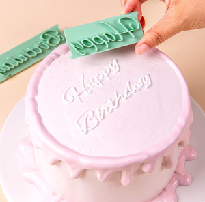 Set di 8 Timbri in Plastica Fatti a Mano per Decorazione Torte, Stampi Personalizzati per Fondente e Biscotti, Lettere per Decorazione Dolci Fai-da-Te - Product Image 6