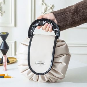 Wholesale Girls Cute Drawstring Cosmetic Bags Portable Lazy Makeup Hand Bag - Product Image 5