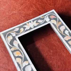 Cadre photo style vintage en os incrusté, fait main par un artisan, pour décoration de maison de luxe, bureau, artisanat naturel - Product Image 2